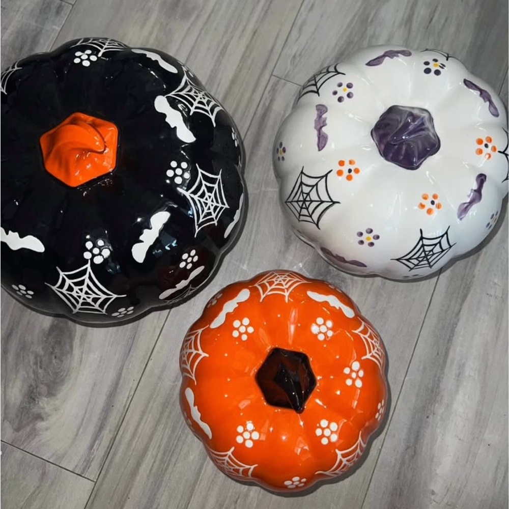 Set of Halloween Ceramic Pumpkins - Picture 2 of 5